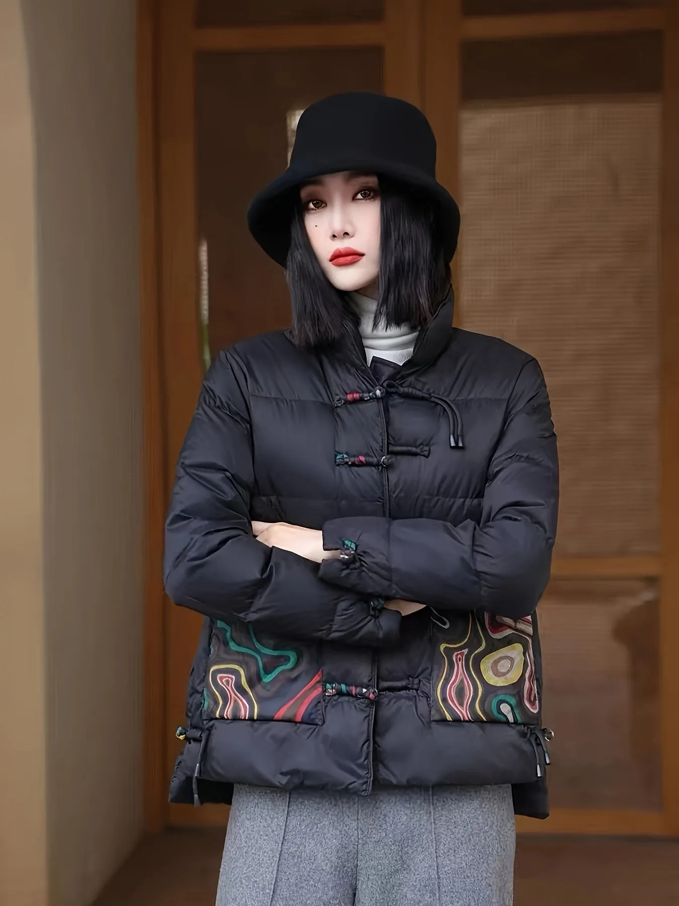 Chic Vintage-Inspired Women's Puffer Coat with Printed Detail - Lightweight, Warm Long Sleeve Winter Jacket