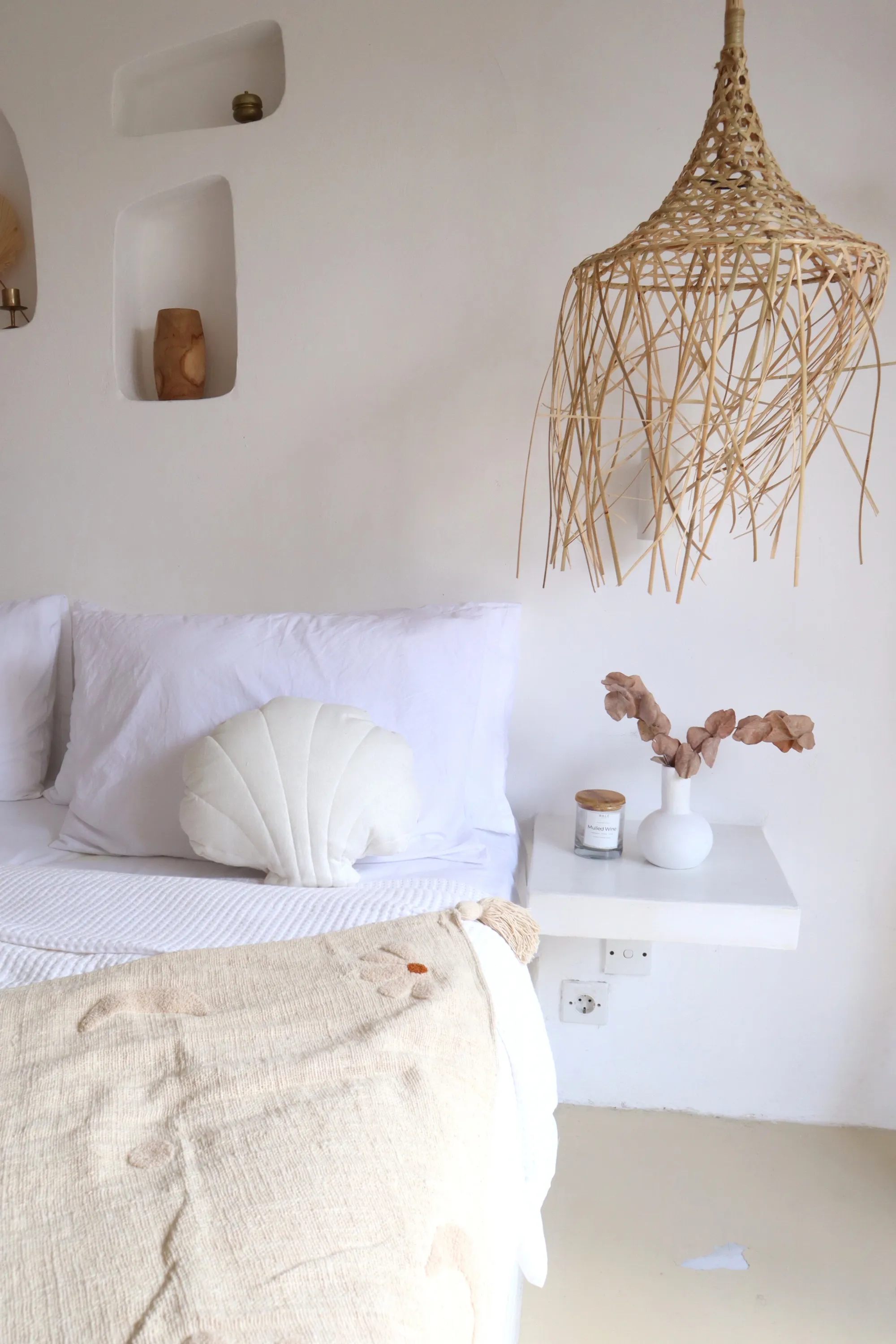 Clam Shell Plush Pillow