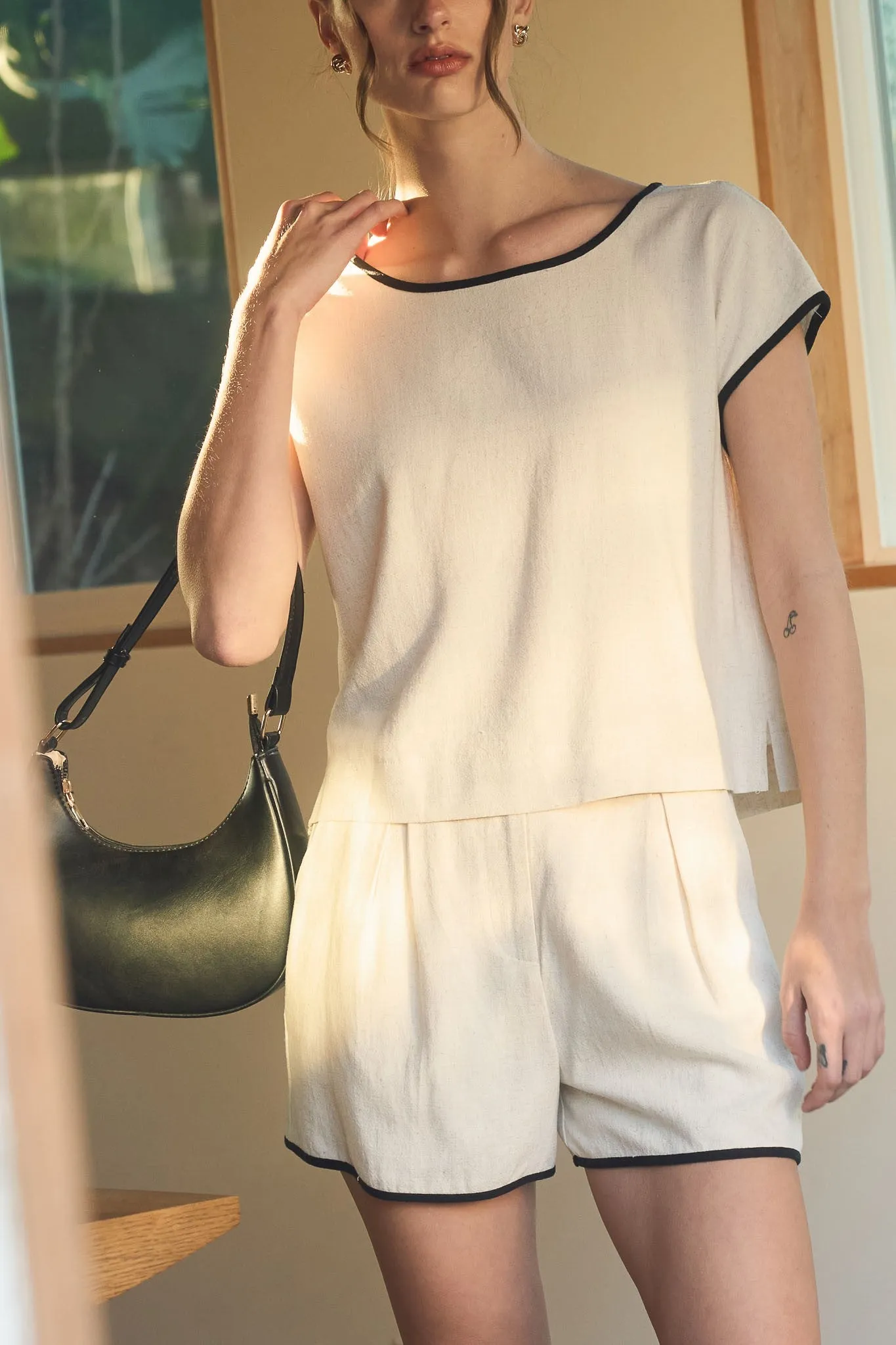 CONTRAST TRIM HIGH WAIST LINEN MINI SHORTS