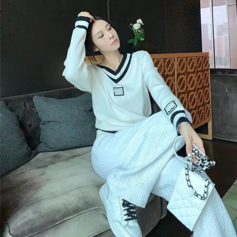 Fashion Designer channel Women's Sweaters wear Heart-shaped V-neck knit vertical alphabet embroidery soft and comfortable base high-quality luxury seiko