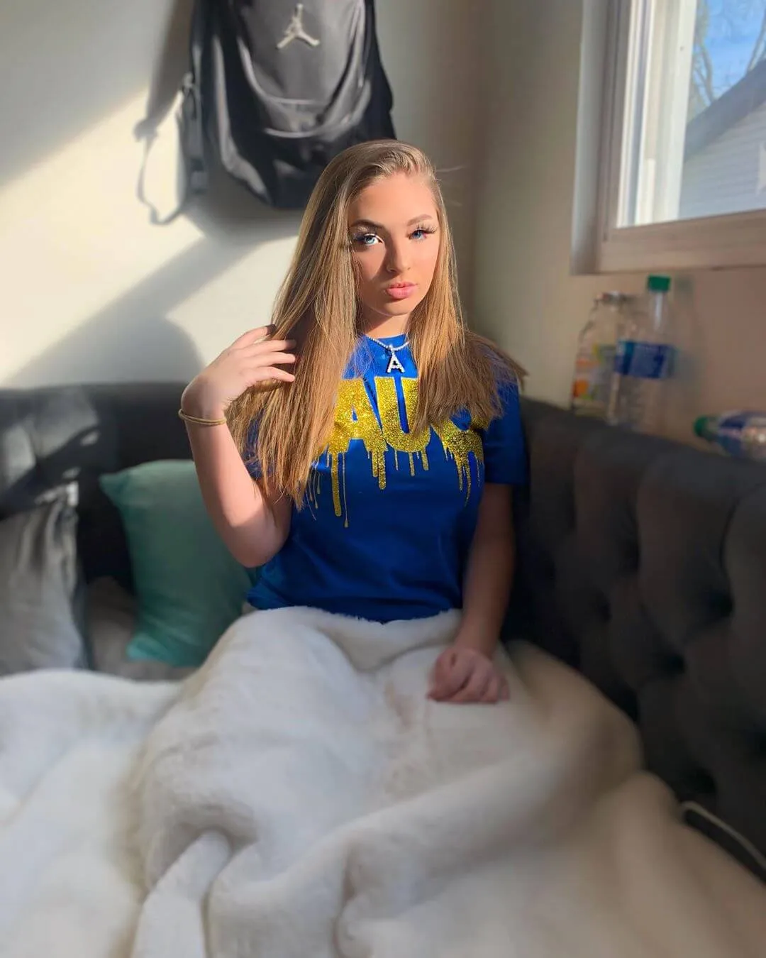 Gold Glitter Sauce | Blue Tee