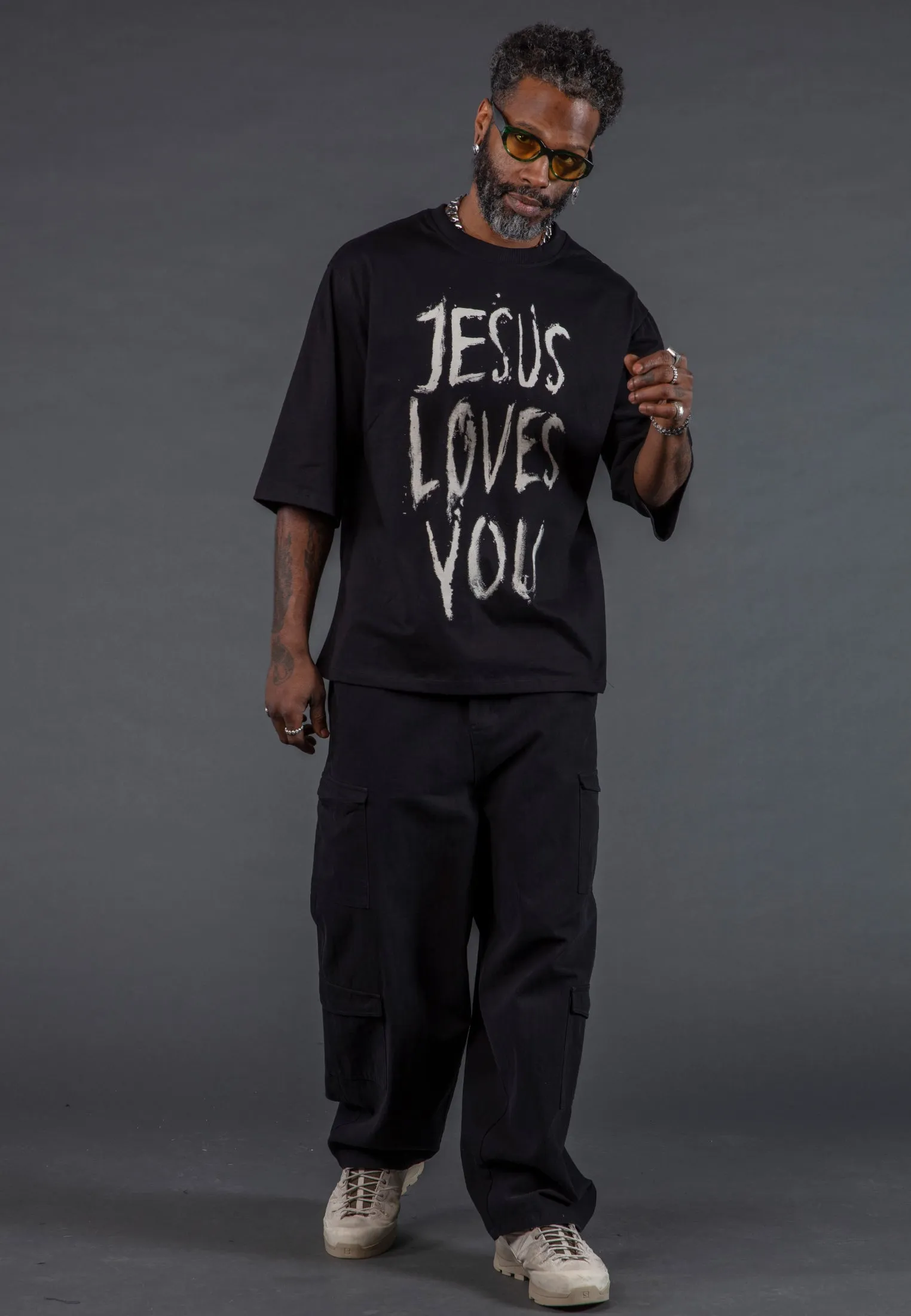 JESUS LOVES YOU OVERSIZED T-SHIRT BLACK