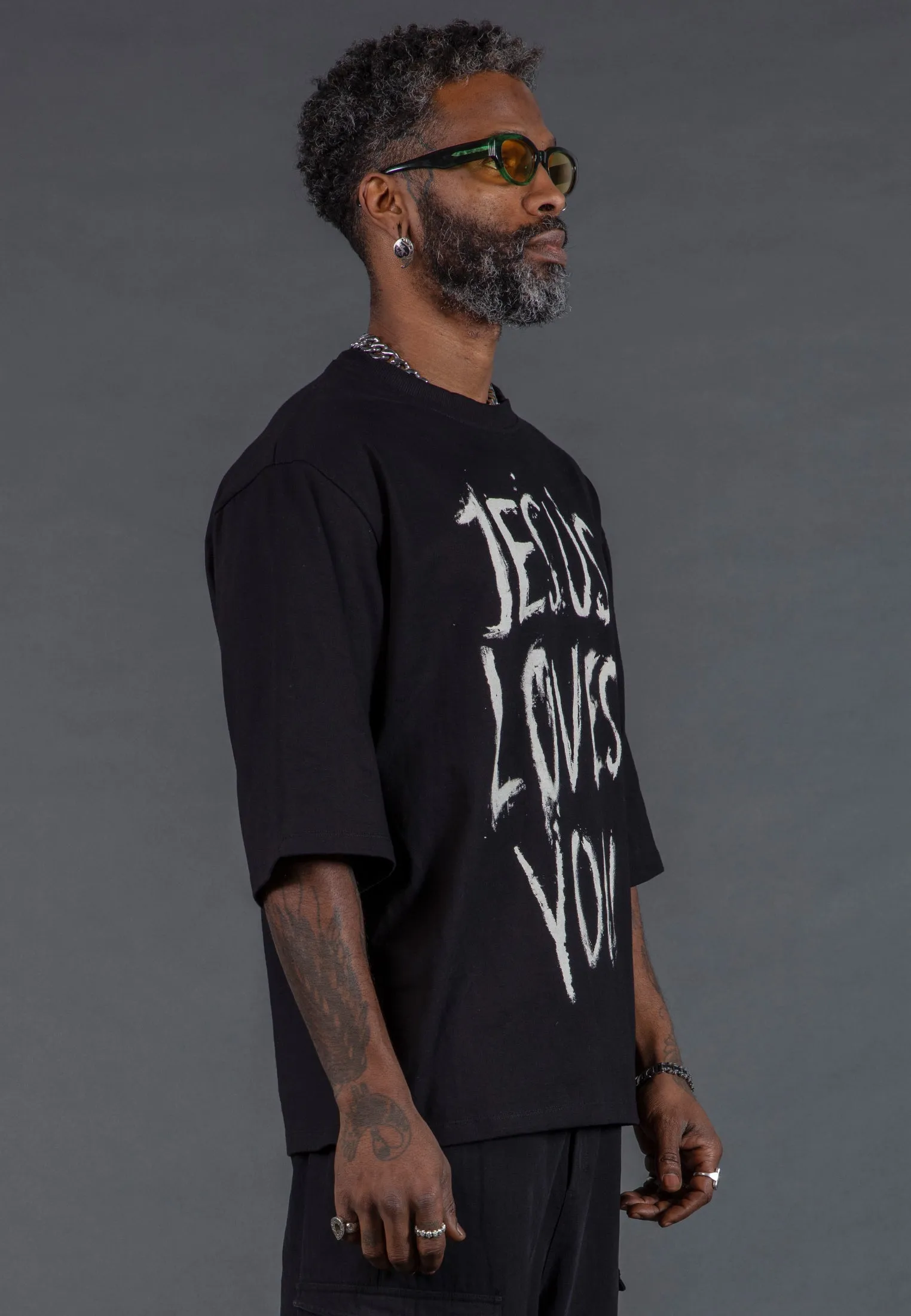 JESUS LOVES YOU OVERSIZED T-SHIRT BLACK