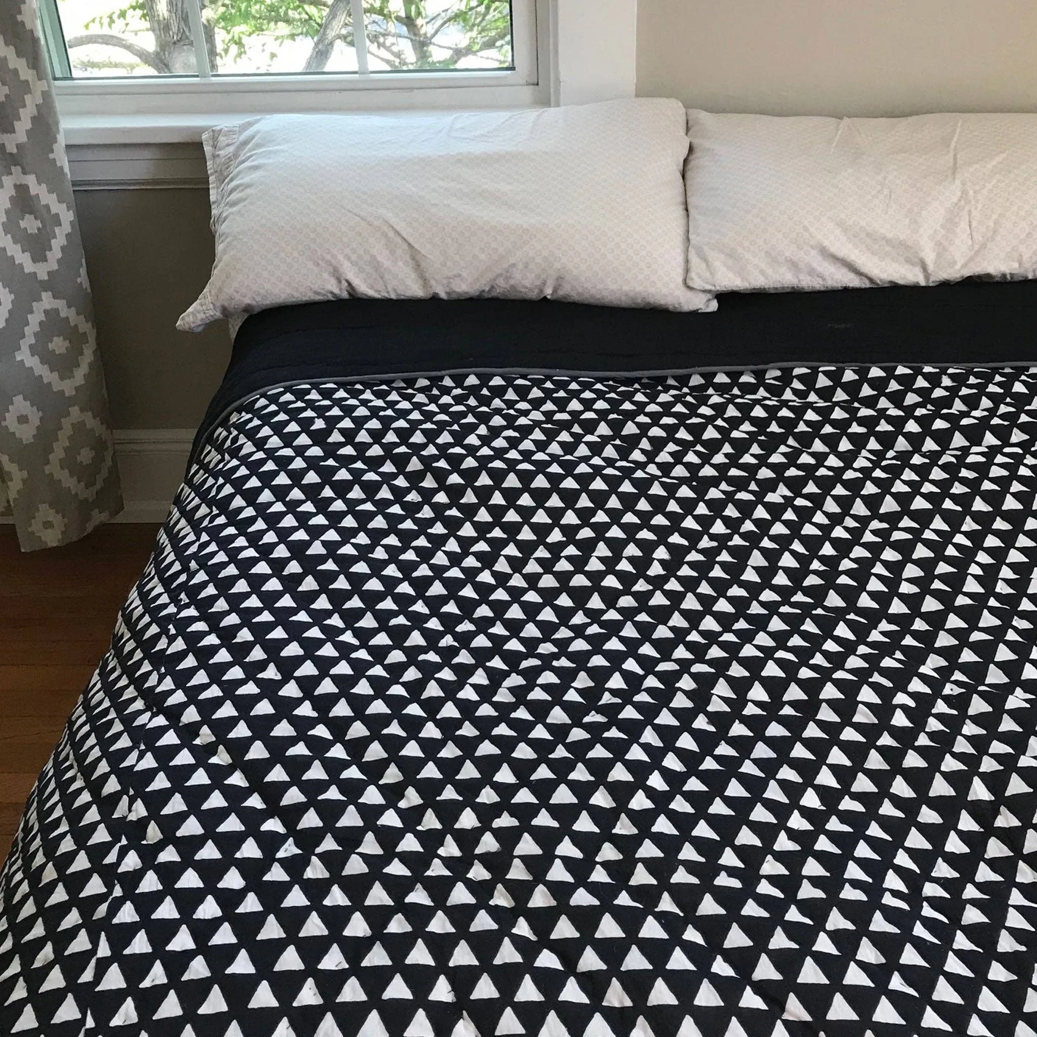 Kamana Black Quilt