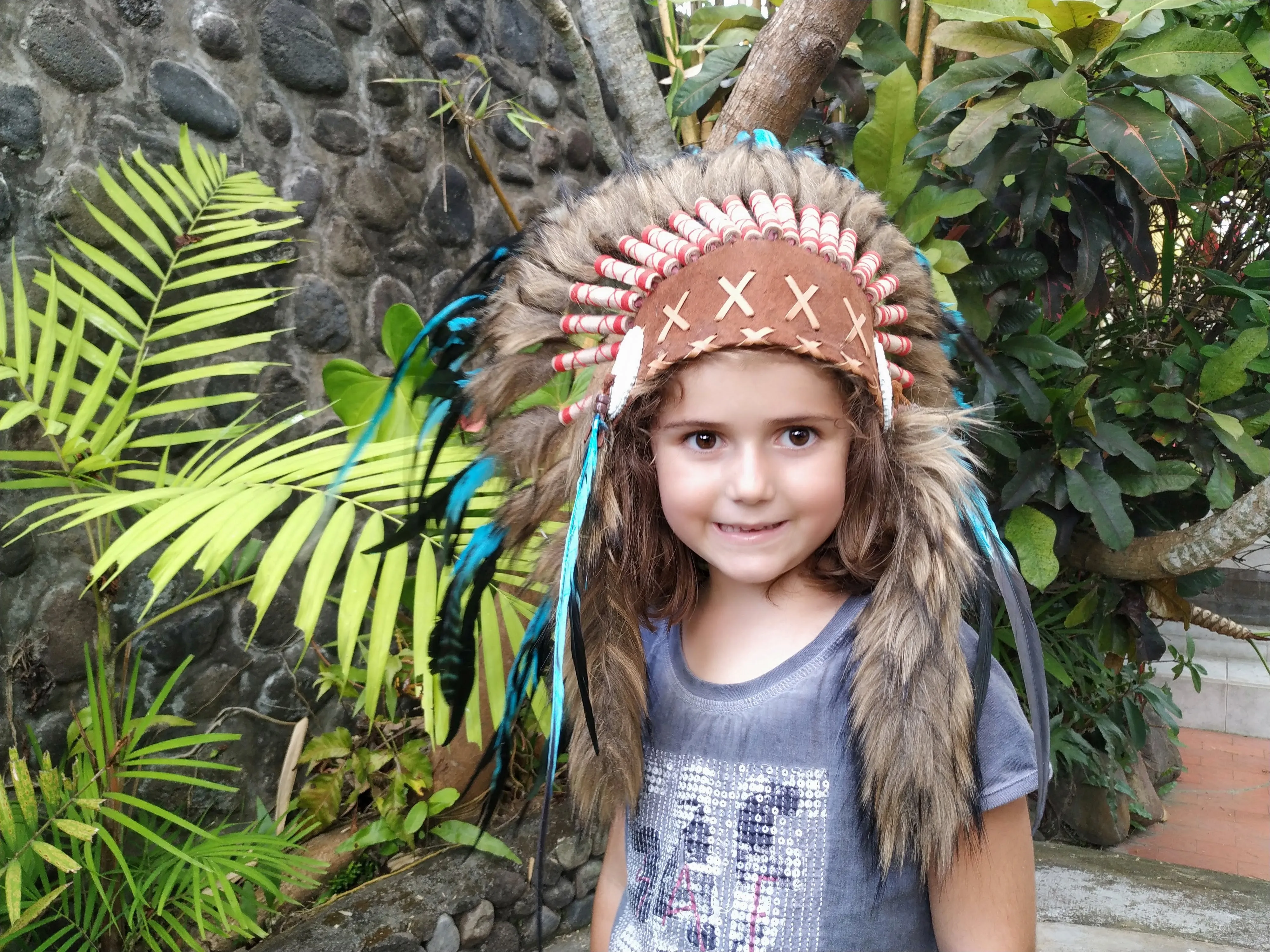N33- From 5-8 years Kid / Child's: Indian turquoise and black feather Headdress 21 inch. – 53,34 cm.