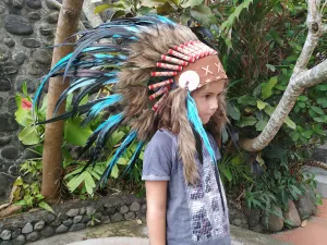 N33- From 5-8 years Kid / Child's: Indian turquoise and black feather Headdress 21 inch. – 53,34 cm.