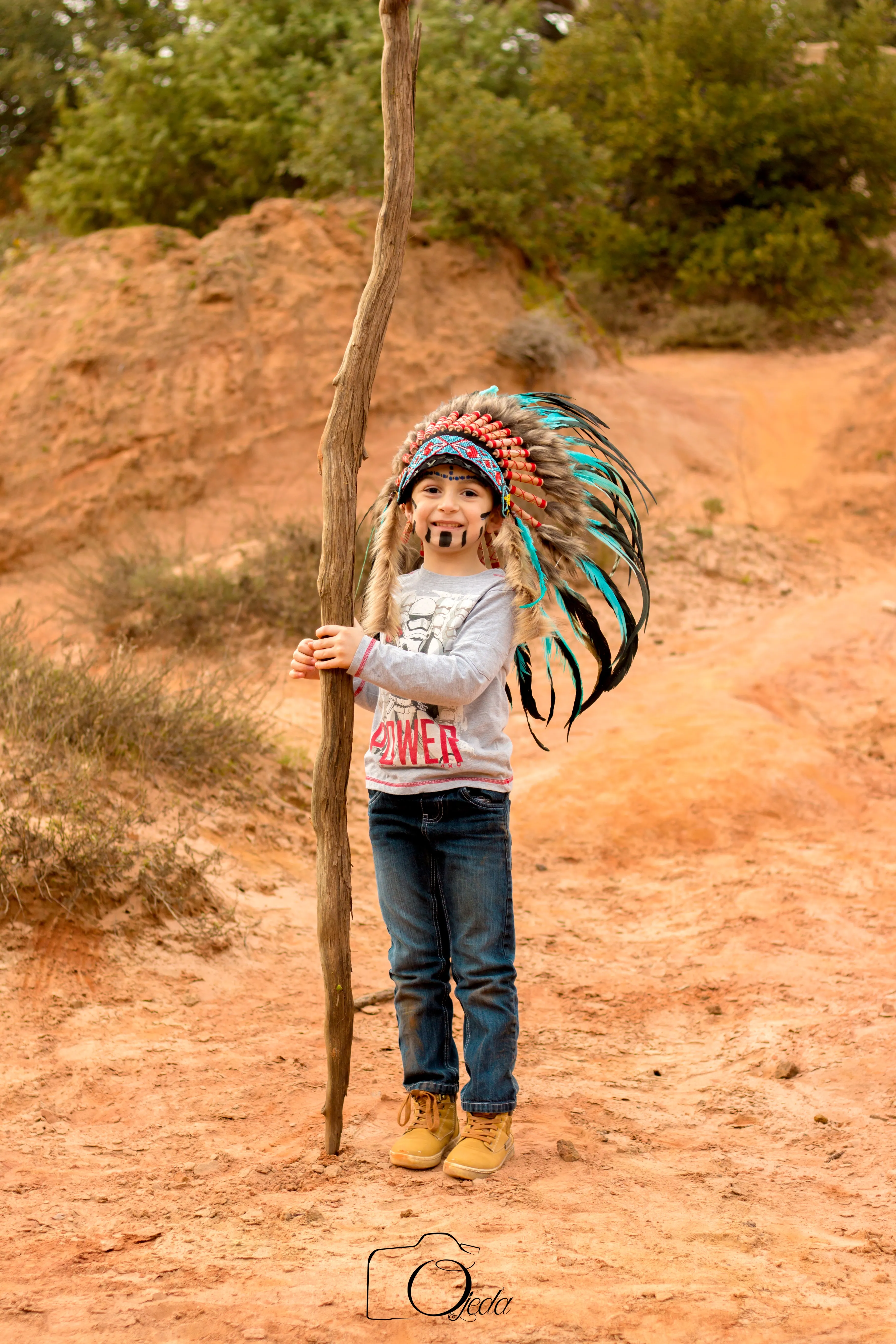 N33- From 5-8 years Kid / Child's: Indian turquoise and black feather Headdress 21 inch. – 53,34 cm.