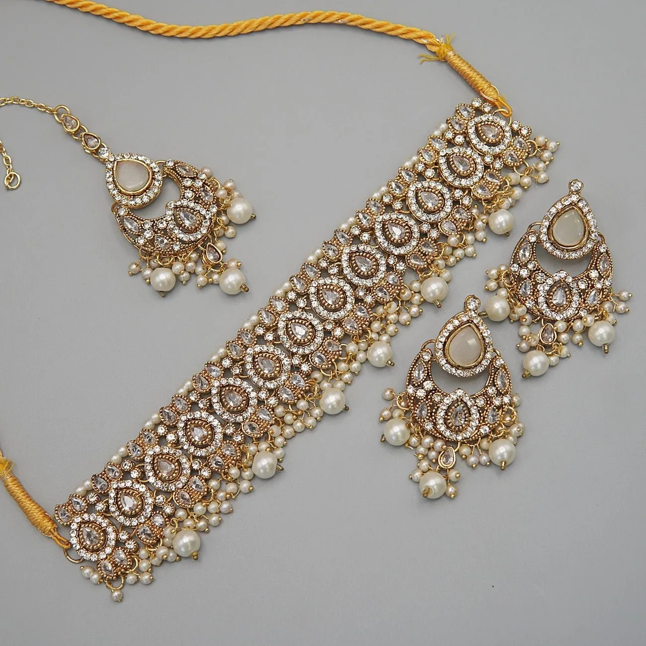 Reema Guluband Choker Set