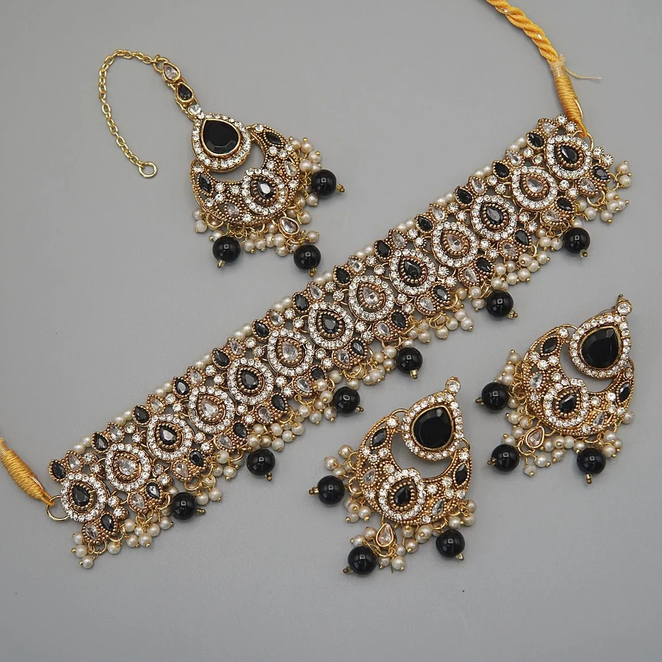 Reema Guluband Choker Set