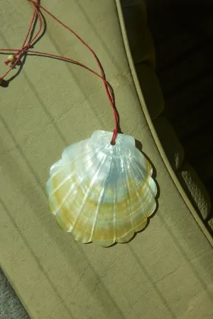 SHELL NECKLACE - CLAM